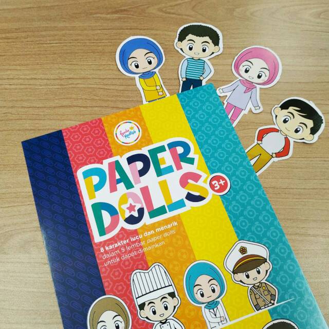 Paper Dolls by Familia Kreativa