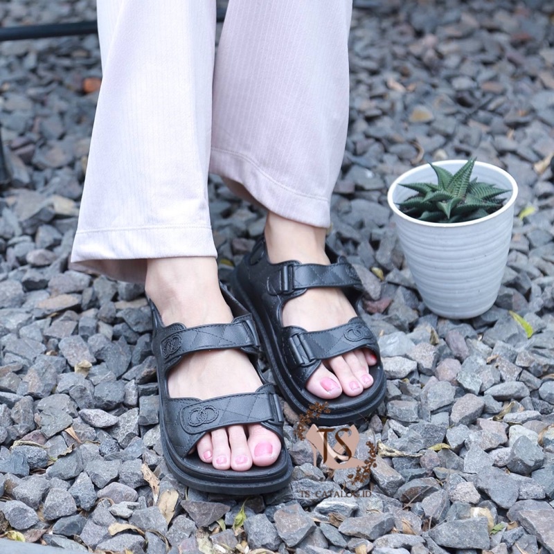 SANDAL SLOP LET GUNUNG MOTIF CINCIN DUA LCR 055-1