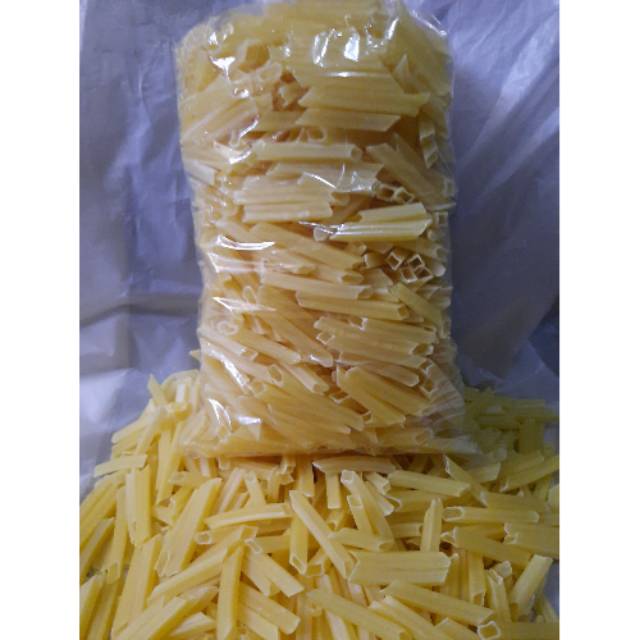 

Krupuk camilan makaroni siap goreng /kripik makanan ringan enak gurih terbaru murah - 250 gram