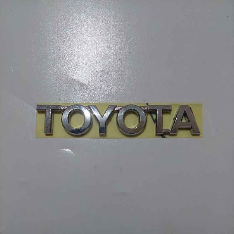 Emblem Tulisan Toyota