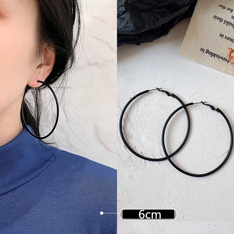 ladies accesories earrings Aksesoris fashion wanita gaya Korea sederhana klasik anting lingkaran besar berlebihan-Black 6cm
