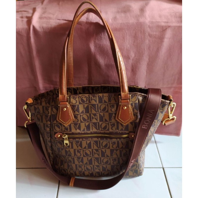 Tas Bonia 100% Original bisa Sandang atau di Tenteng Selempang Preloved