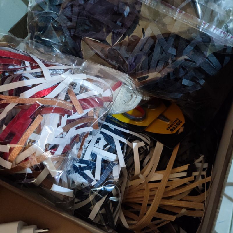 SHREDDED PAPER / KERTAS SUWIR SERUT / KERTAS CACAH ISIAN KADO / SHREDDER