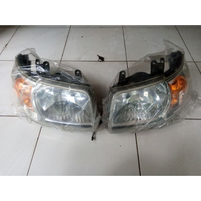 Headlamp Apv 2005