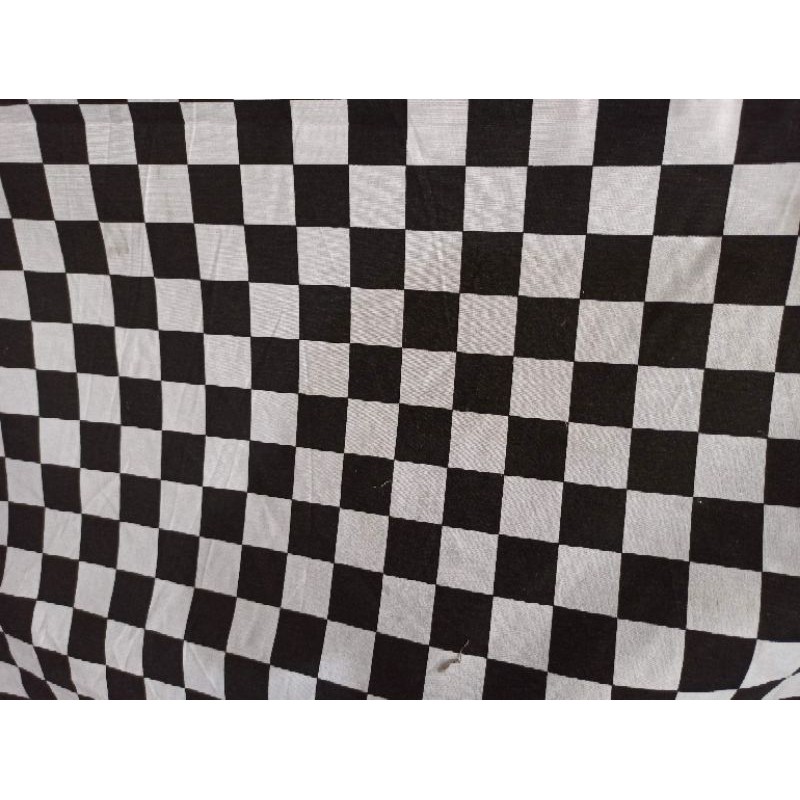 Kain TC poli katun kotak catur hitam putih lebar 150 cm ukuran kotak 3 cm