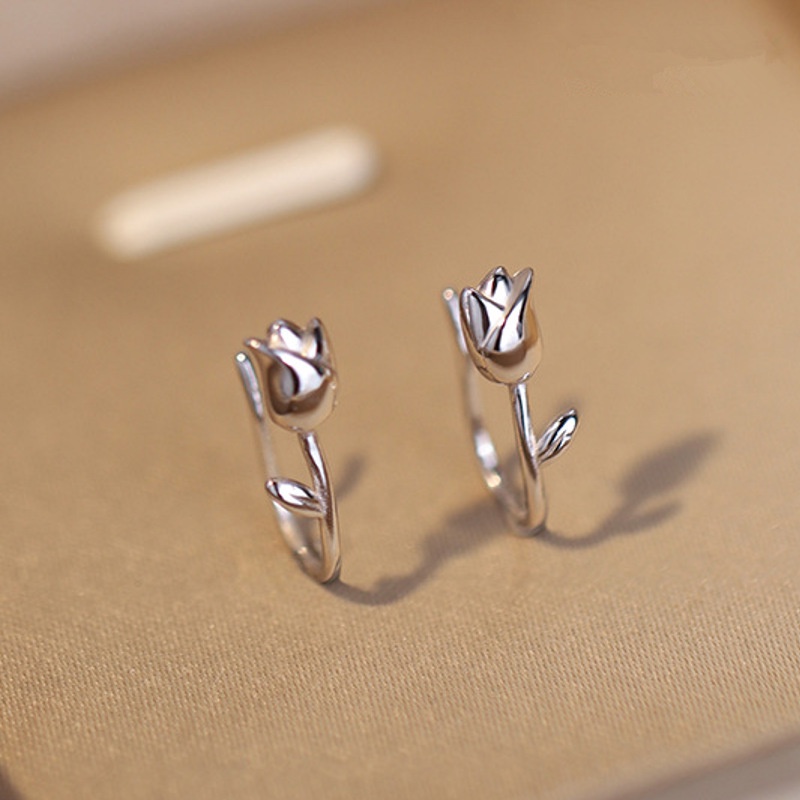 1 Pasang Anting Stud 2 Arah Bentuk Tulip Bahan S925 Silver Gaya Korea Untuk Wanita