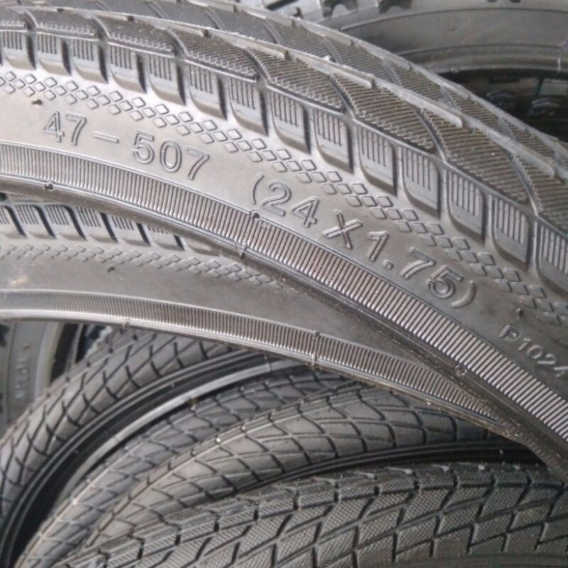 Ban Luar sepeda Minion 24 x 1.75