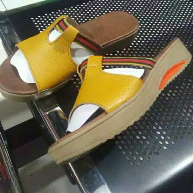 sandal kulit wanita hak tinggi