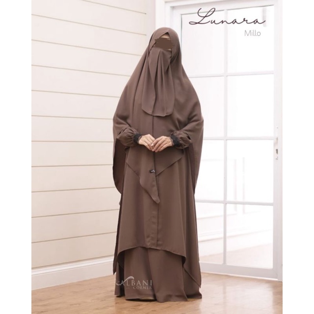 LUNARA BY ALBANI CORNER