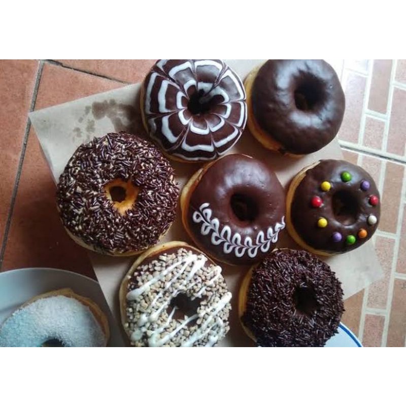 

Camilan enak/nikmat donat varian toping