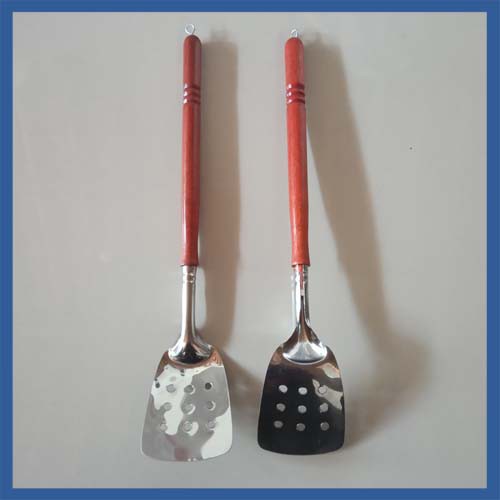 KBM SPATULA LUBANG STAINLESS SOTEL GAGANG KAYU K0353A