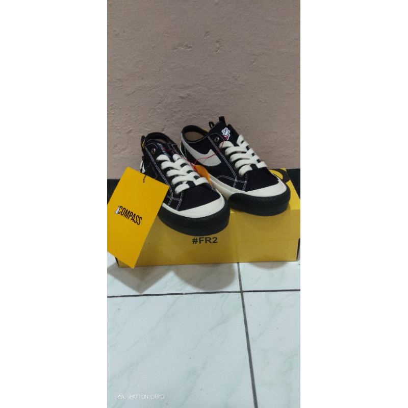 COMPASS FR2 FXXKING RABBITS V1 LOW  MURAH