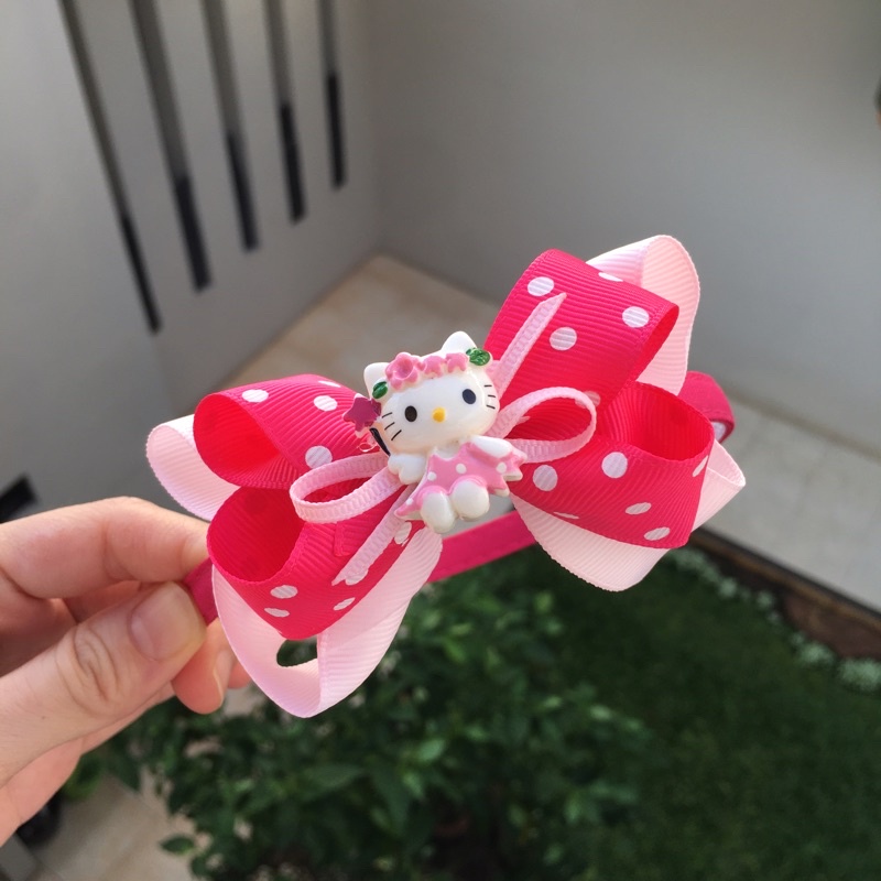 hello kitty fairy polka