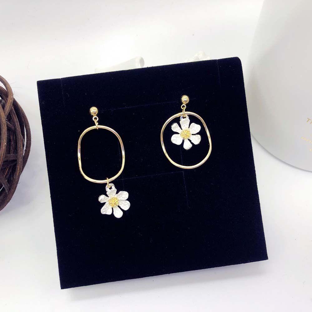 Needway Anting Hadiah Lucu Wanita Asimetris Daisy Menjuntai Earrings