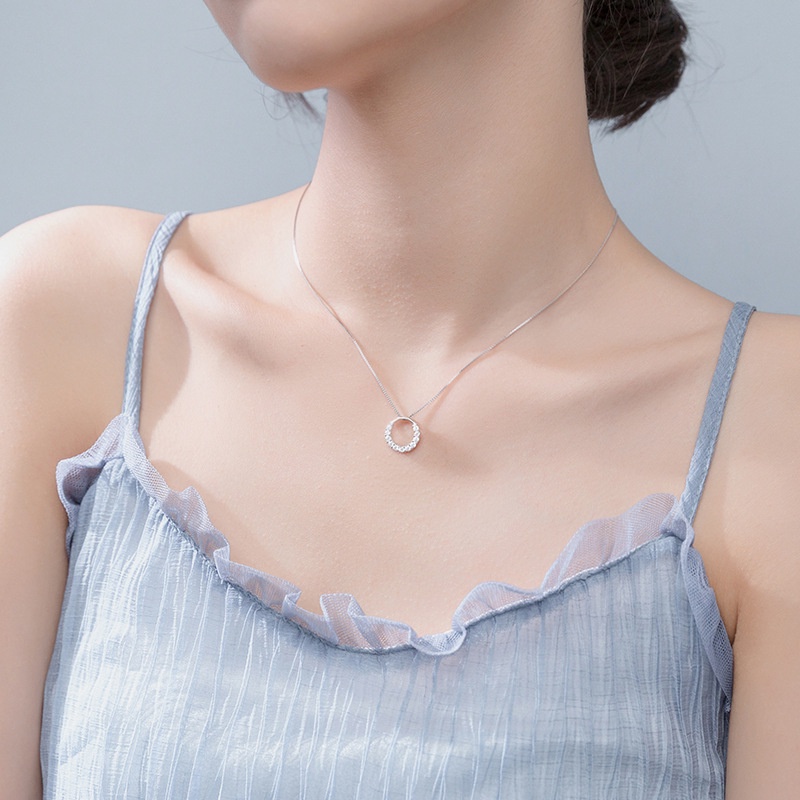 Kalung Rantai Pendek Liontin Kristal Zircon Bentuk Bulat Warna Silver Gaya Korea Untuk Wanita
