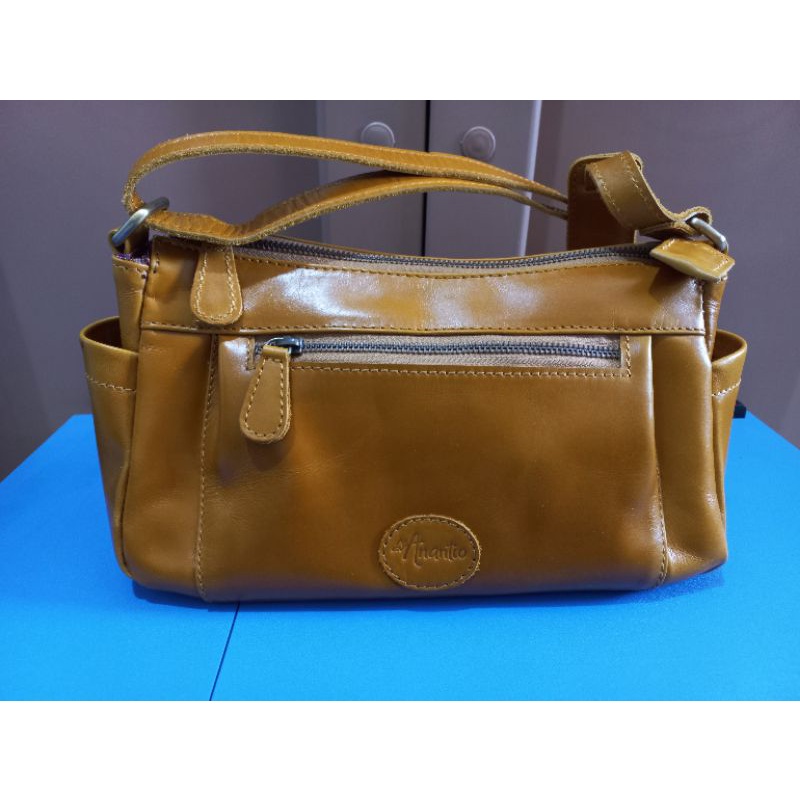 Preloved tas kulit asli selempang Anantio