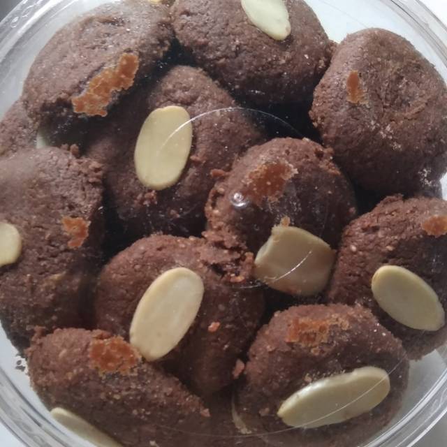 

Kue lebaran coklat