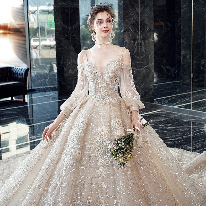 Gaun pengantin ekor high neck lengan panjang islami