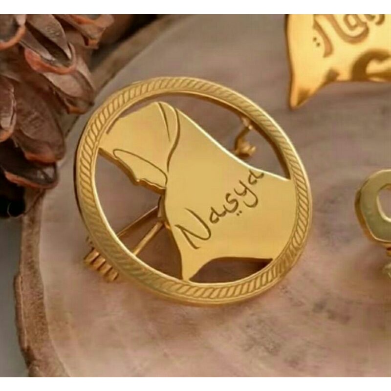 Bros Nama / Tatah nama / ada nama kecil sprti Etsa / peniti hijab / pin nama custom / tempah nama