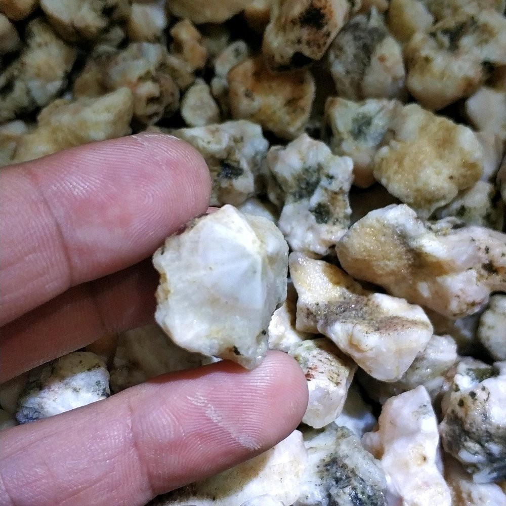 BAHAN BATU NATURAL THOMSONITE - HANOMAN - BATU TUMPANG NUSAKAMBANGAN