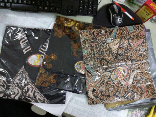 Kemeja Batik Pria Masakini Motif Pagar Bungga Putih Dan Coklat Cream