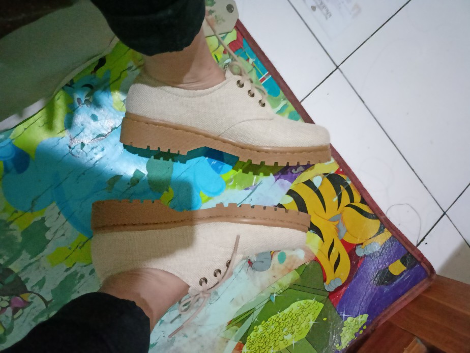 Khakikakiku Mia Rosewood