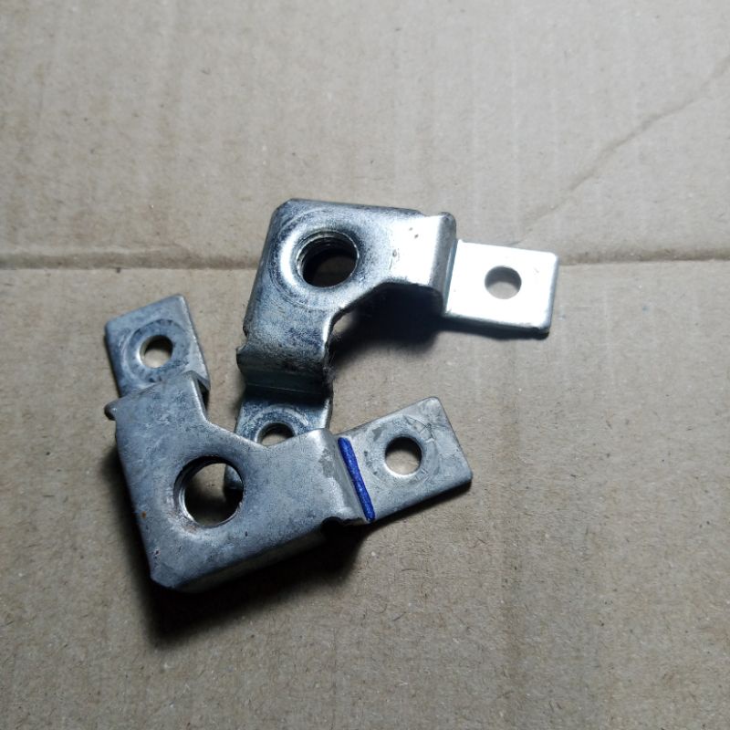 bracket kaki mesin cuci Electrolux