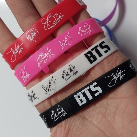 GELANG BTS KARET TANGAN TANDA TANGAN WARNA WARNI ITEM READY STOCK !!