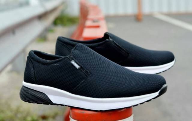 Sepatu Sport Fashion Adidas Slip On Refine Sneaker Running Adidas Selop Grade Ori Vietnam