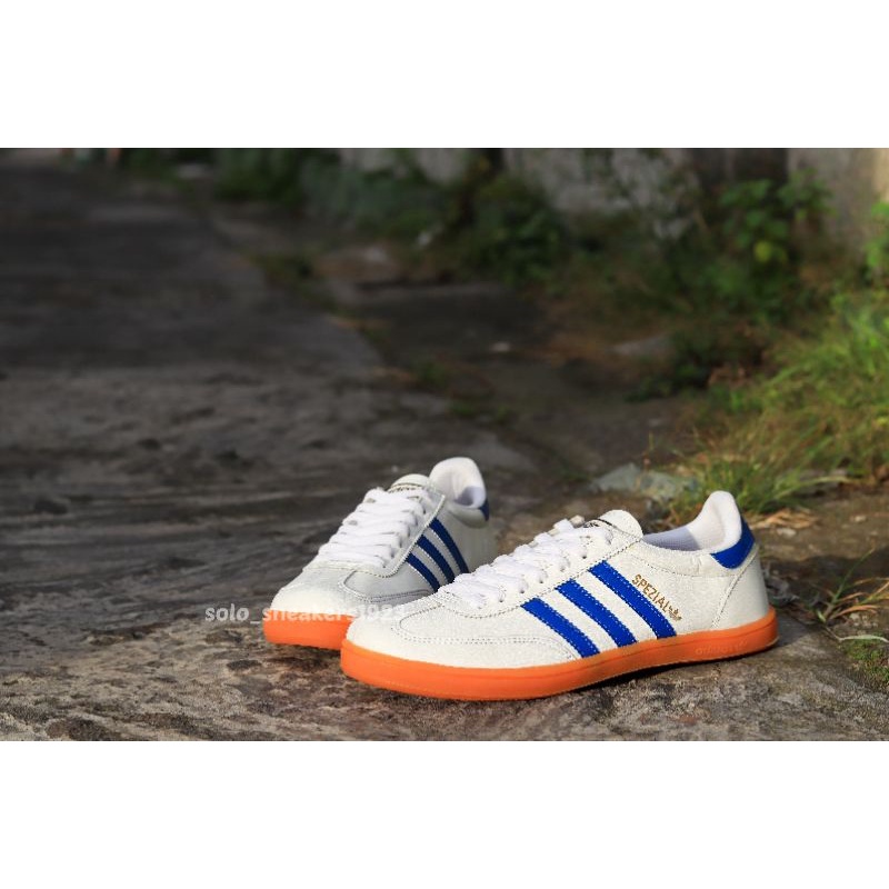TERLARIS SEPATU SNEAKERS KASUAL Adidas Spezial / Munchen / Samba / Hamburg MURAH Bayar Di Tempat-Spezial Putih Biru