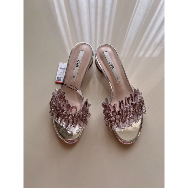 NEGO TIPIS preloved second ZARA  shoes  sport  ( Top , f21 , H&m , stadivarius ) top vintage zara dr