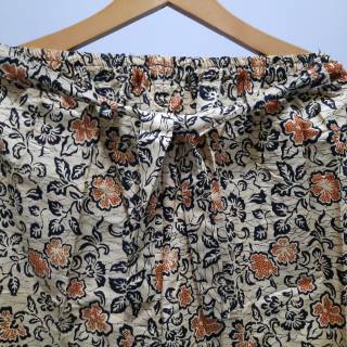  Celana  kulot  motif bunga gronding coklat  kombinasi warna  