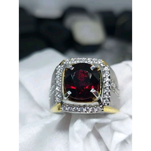 red garnet pyrop Srilanka