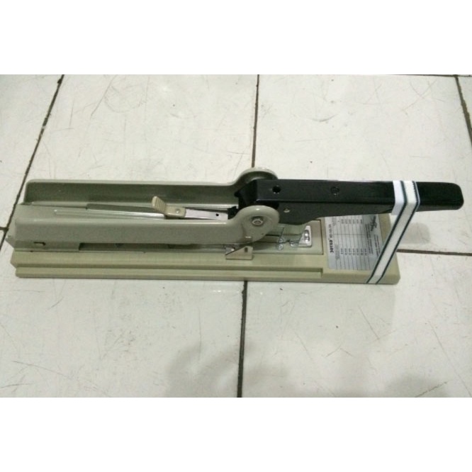 STEPLES BESAR UNTUK KEBUTUHAN FOTOCOPY