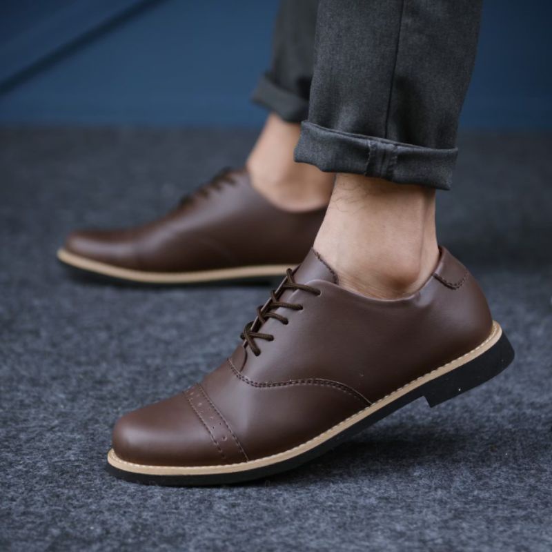 RIONZ X ARION - Sepatu Formal Pria Casual Kantoran Nikahan Kulit Syntetis Asli Original Sepatu Pantofel Pria Resmi Formal Hitam Coklat Gaya Trendy Kasual Kantor Kuliah Pesta Nikah Kondangan Gereja Kerja PNS Guru Kekinian Terlaris Terbaru Murah