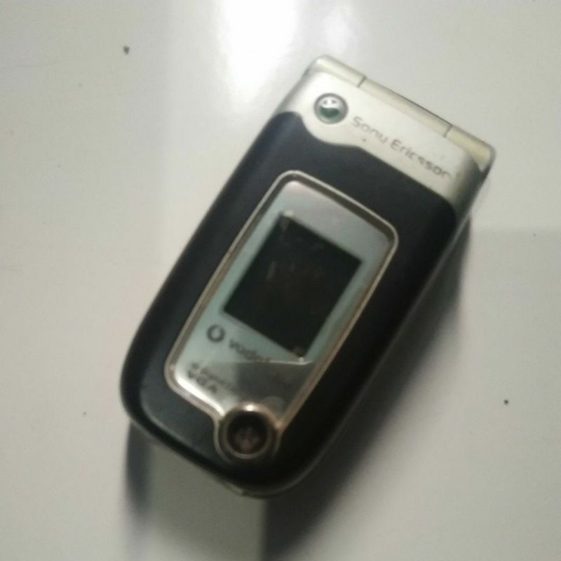 Sony Ericsson Z520i bahan
