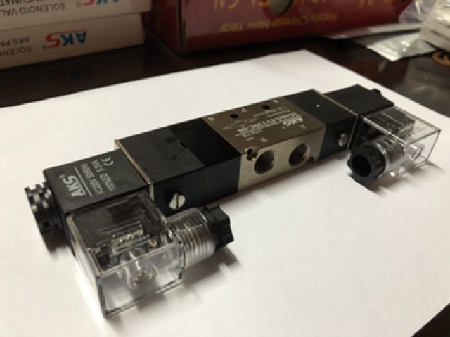 Solenoid Valve 4v230C-08 AC 220v