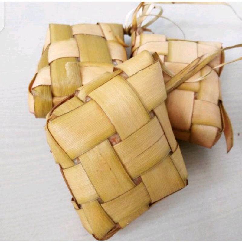 

Puri Segar Shop, Ketupat Matang Harga 10 Ketupat.
