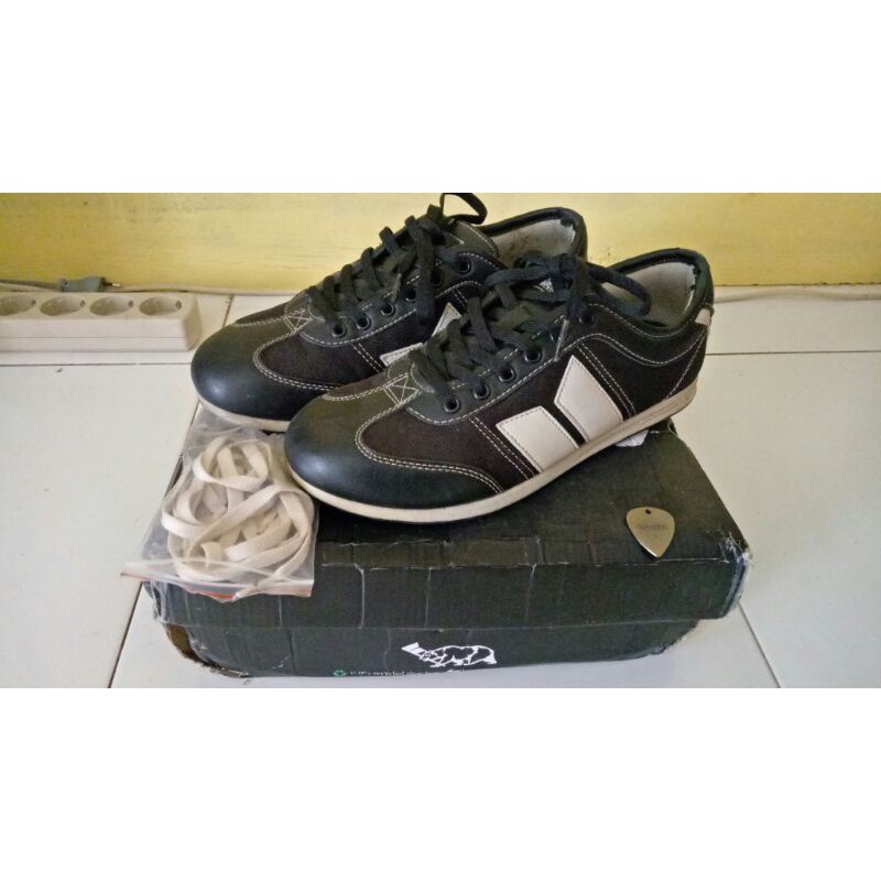 MACBETH SHOES BRIGHTON BLACK CEMENT