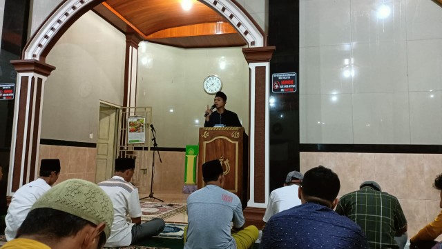 Kaos Kerah Pria Crocodile Hijau Bahan Katun Halus 0743