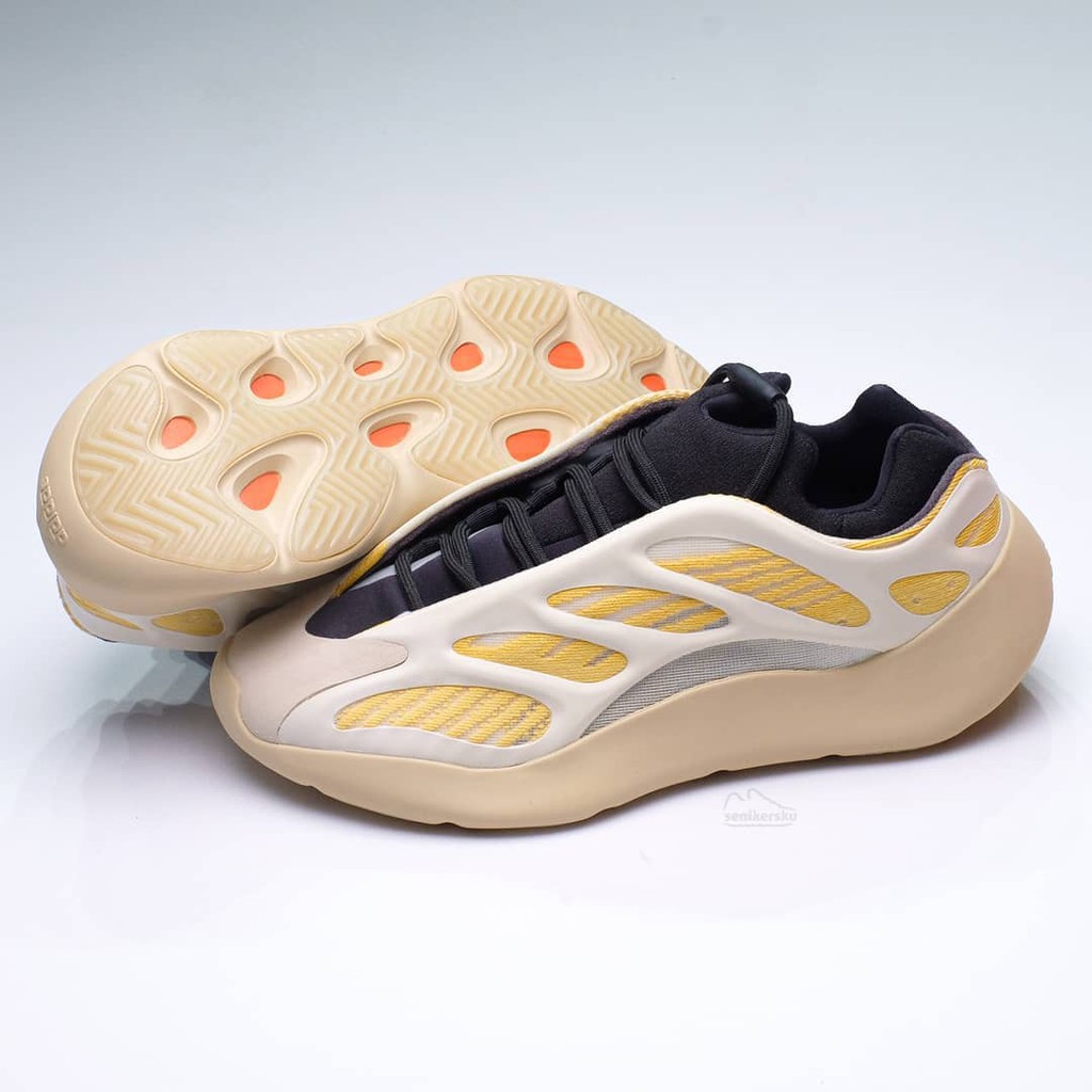 Adidas Yeezy Boost 700 V3 Safflower