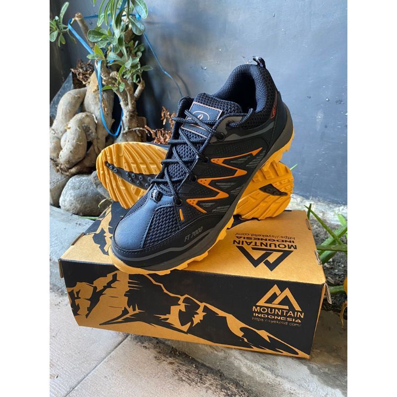 SEPATU HIKING OWEN PREMIUM