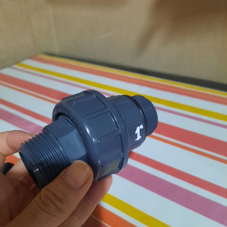 watermur water mur penguin drat luar 1" pvc