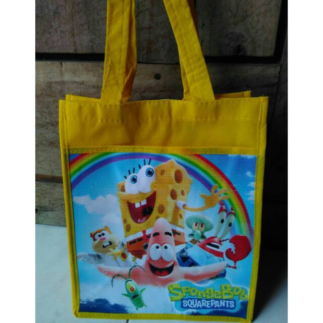 

TAS KANTONG KARAKTER KARTUN GAMBAR SPONGEBOB | TAS SOUVENIR ULTAH MURAH, READY STOCK, TERBARU | K51