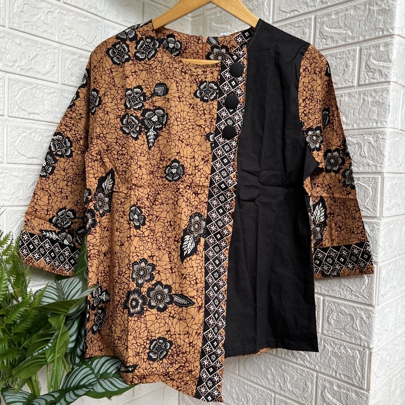 Atasan Blouse Batik Wanita