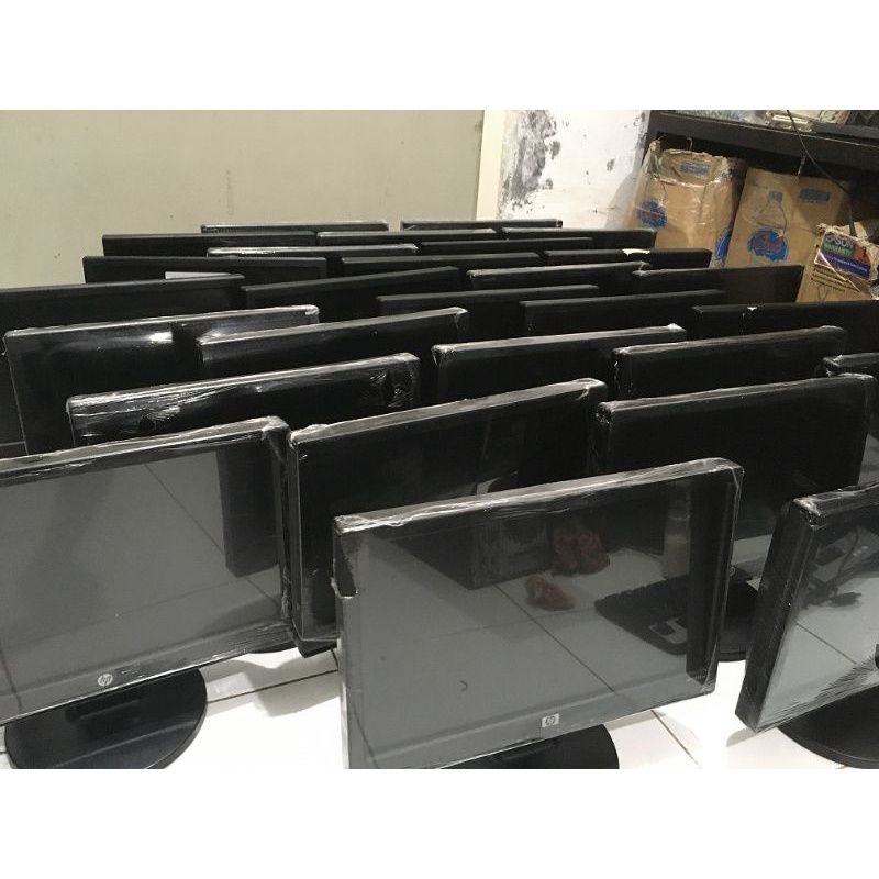 LCD Monitor 16&quot; Wide Normal