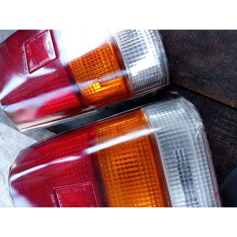 lampu belakang daihatsu charade g12 original copotan kanan kiri