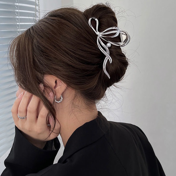 Jepit Rambut Model Butterfly Gelombang Warna Silver Metalik Gaya Korea Untuk Wanita