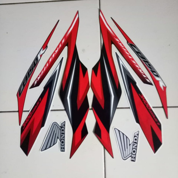 stiker striping Honda CB150R 2019