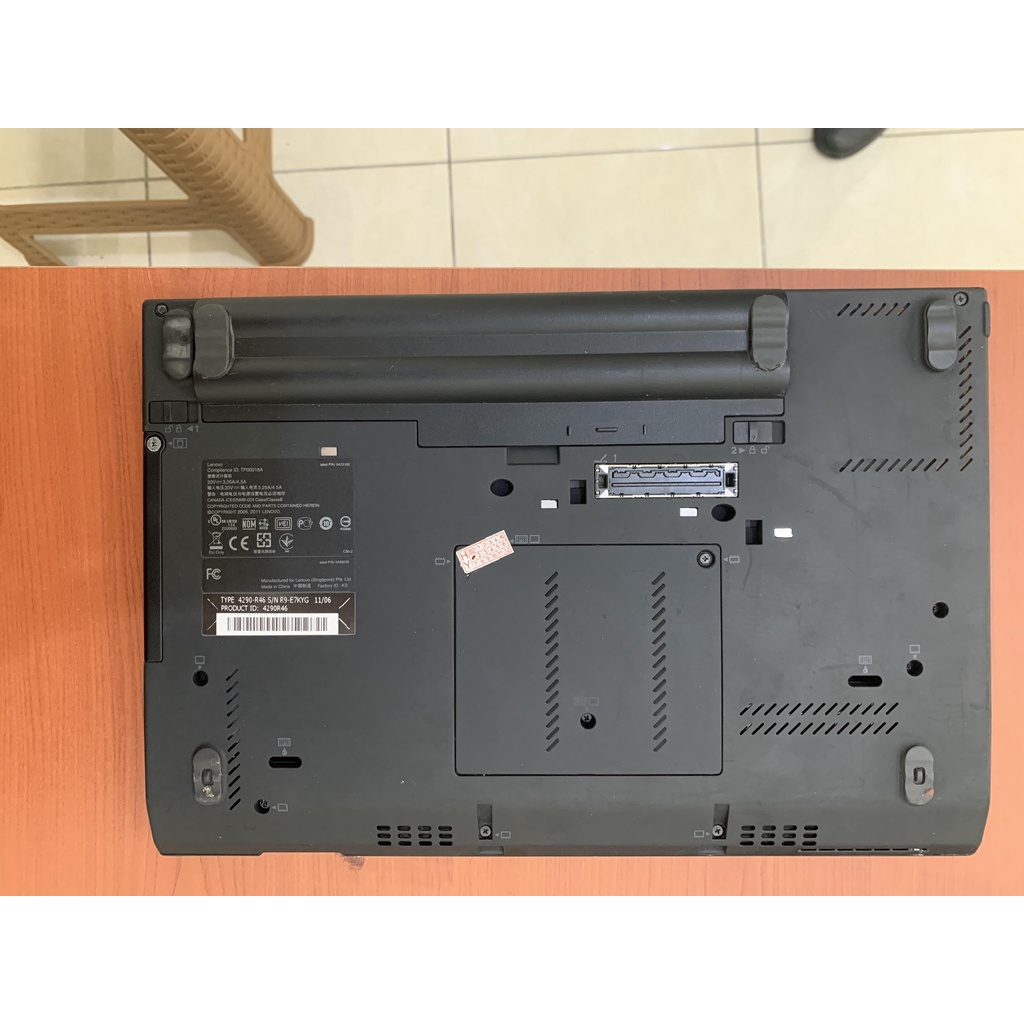 Laptop-Murah-Lenovo Thinkpad-X220-Corei5Gen2-Ram4G-SSD128GB-Kamera-DVD-Design-Gaming-Win10-Siap Pakai